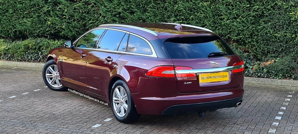 Jaguar XF 2.2D Luxury Sportbrake Euro 5 Ss AK64UHU Red #4