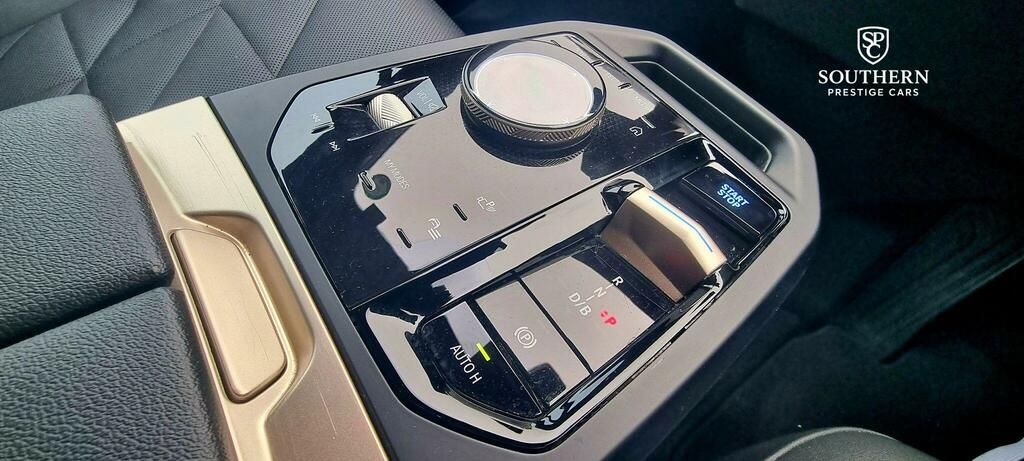BMW iX 50 111.5Kwh M Sport Edition Xdrive YY72OGU Black #3