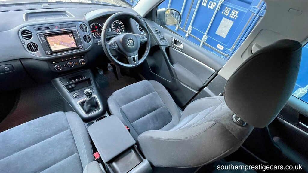 Volkswagen Tiguan 2.0 Tdi Bluemotion Tech Match 4Wd Euro 6 Ss Grey #2