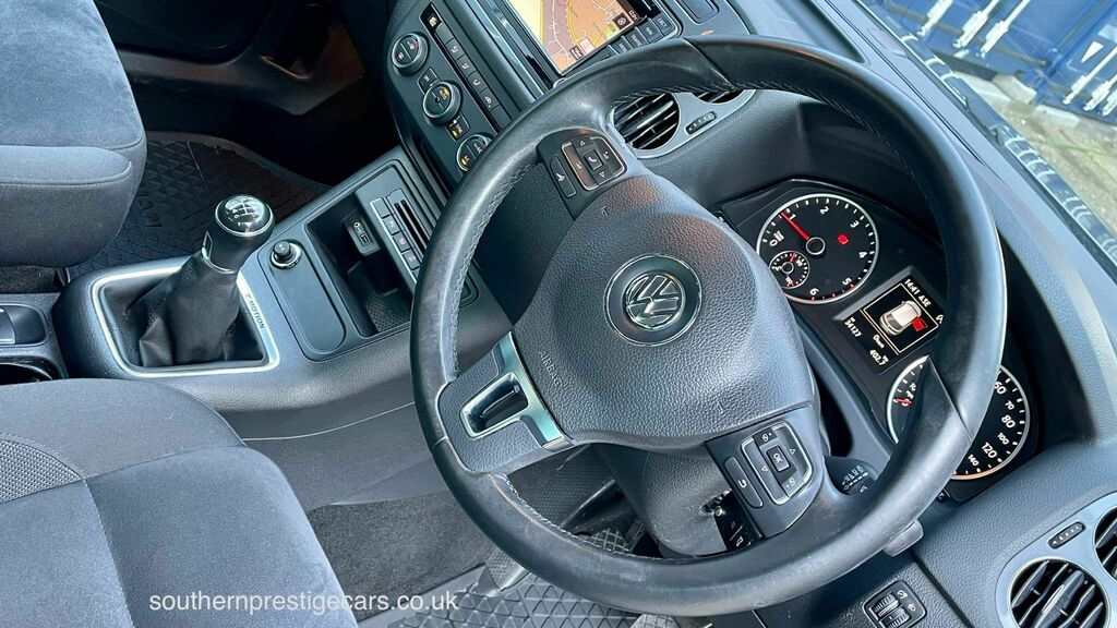 Volkswagen Tiguan 2.0 Tdi Bluemotion Tech Match 4Wd Euro 6 Ss Grey #3