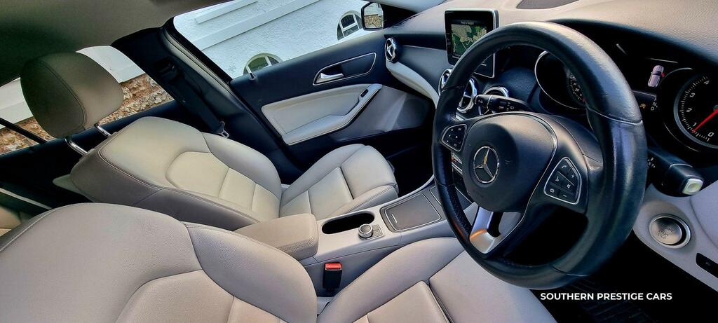 Mercedes-Benz GLA Class 1.6 Gla200 Se Executive 7G-dct Euro 6 Ss  Black #3