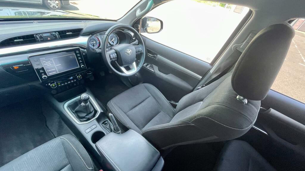 Toyota HILUX 2.4 D-4d Invincible Double Cab Pickup 4Wd Euro 6 Grey #2