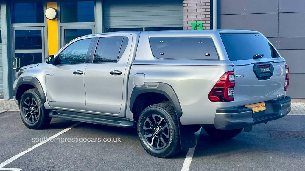Toyota HILUX 2.8 D-4d Invincible X Double Cab Pickup 4Wd Euro 6 Silver #3