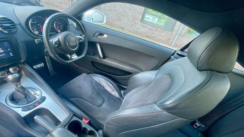 Audi TT 2.0 Tfsi Black Edition S Tronic Quattro Euro 5 S White #2