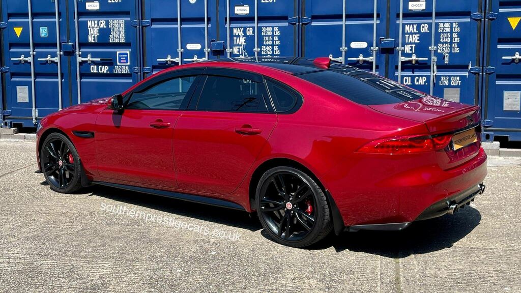 Jaguar XF 3.0D V6 S Euro 6 Ss Red #4
