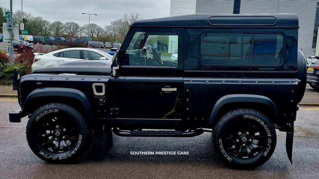 Land Rover Defender 90 2.2 Tdci Xs Station Wagon 4Wd Swb Euro 5 Black #4