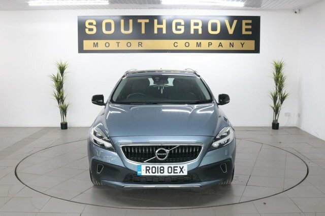 Volvo V40 Cross Country 2.0 T3 Nav Plus Hatchback Euro 6 Blue #2