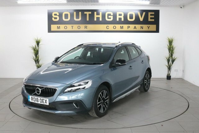 Volvo V40 Cross Country 2.0 T3 Nav Plus Hatchback Euro 6 Blue #3