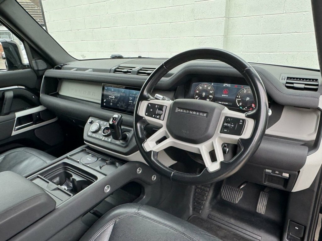 Land Rover Defender 3L Se FG21TSU Black #2