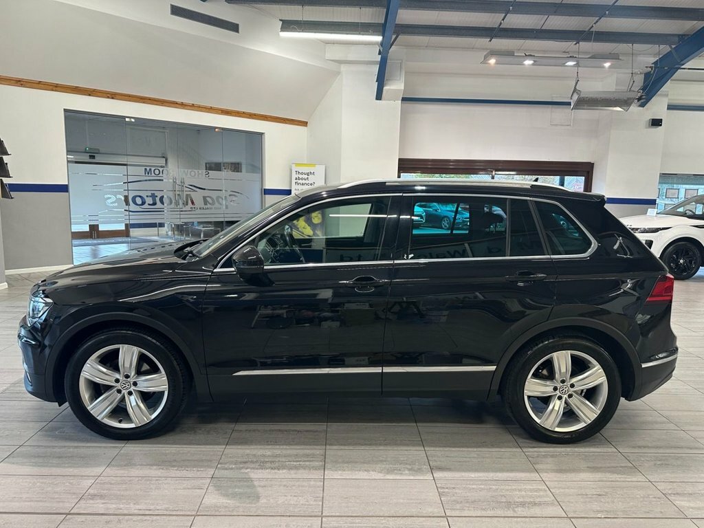 Volkswagen Tiguan 2L Sel CE20BHY Black #4