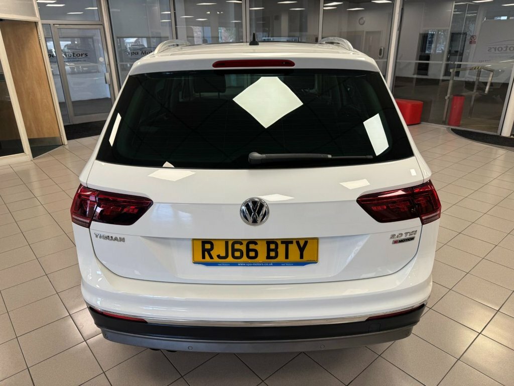 Volkswagen Tiguan 2L Sel White #6