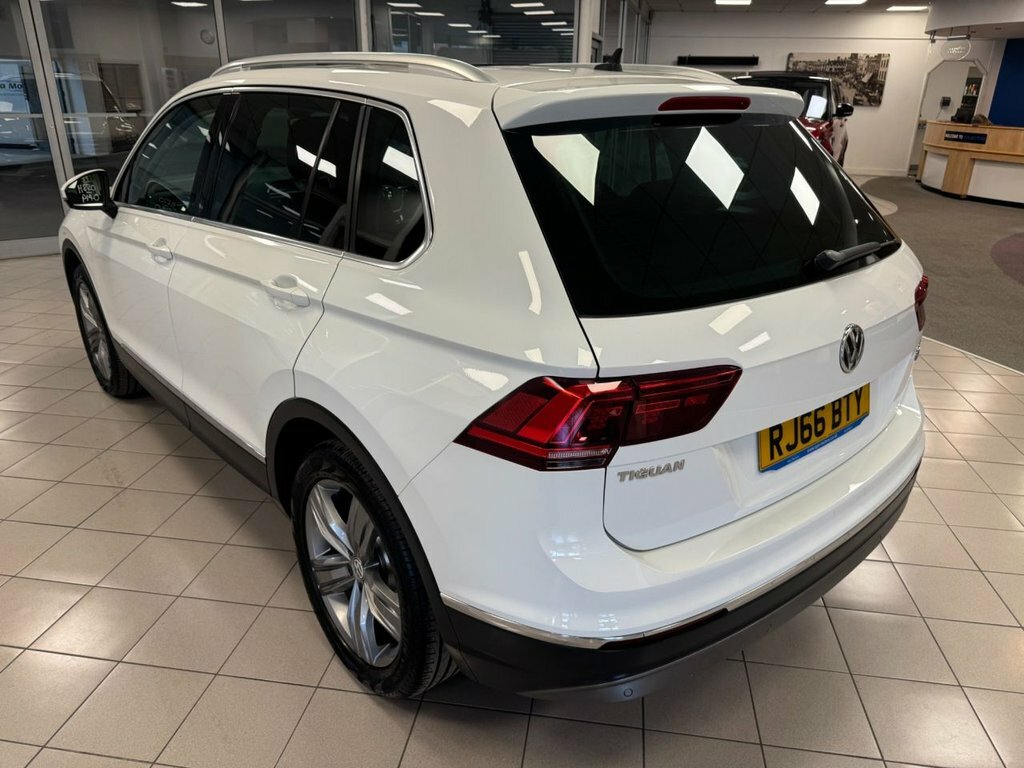 Volkswagen Tiguan 2L Sel White #5