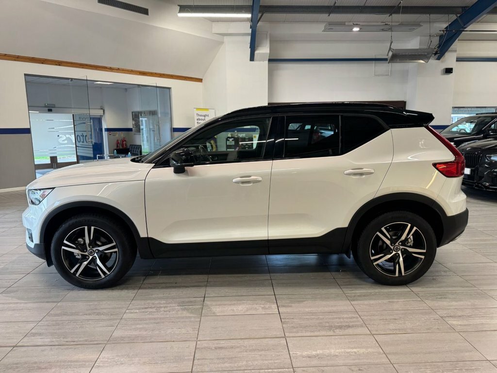 Volvo XC40 2L R-design White #4