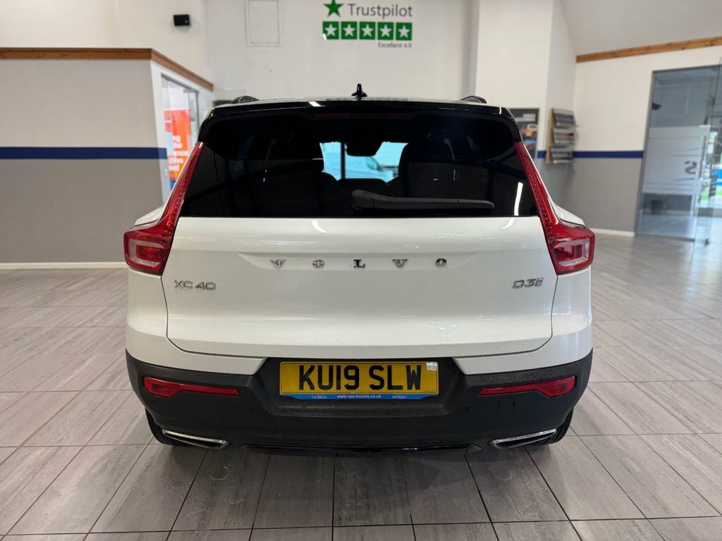 Volvo XC40 2L R-design White #6