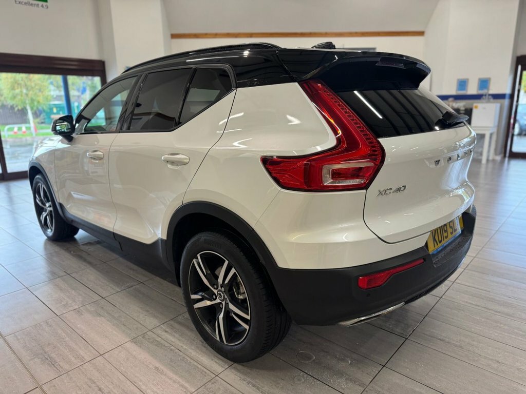 Volvo XC40 2L R-design White #5