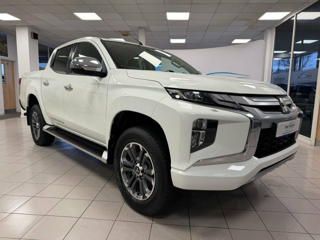 Mitsubishi L200 2.2L Dc Barbarian White