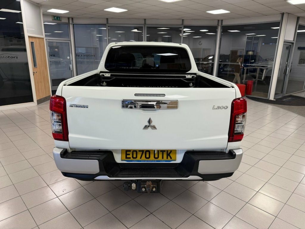 Mitsubishi L200 2.2L Dc Barbarian White #5