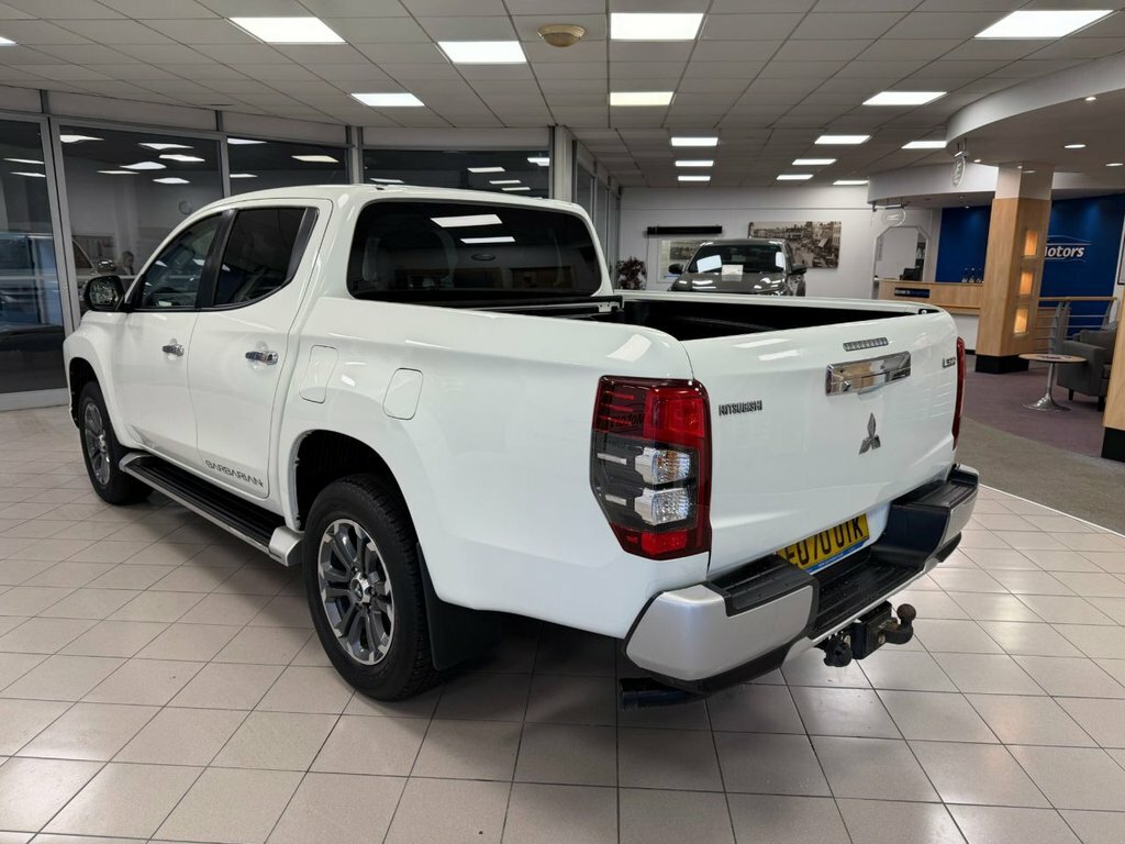 Mitsubishi L200 2.2L Dc Barbarian White #4