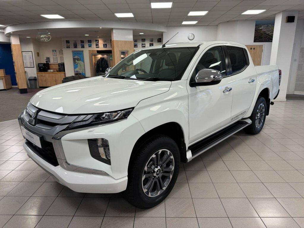 Mitsubishi L200 2.2L Dc Barbarian White #2
