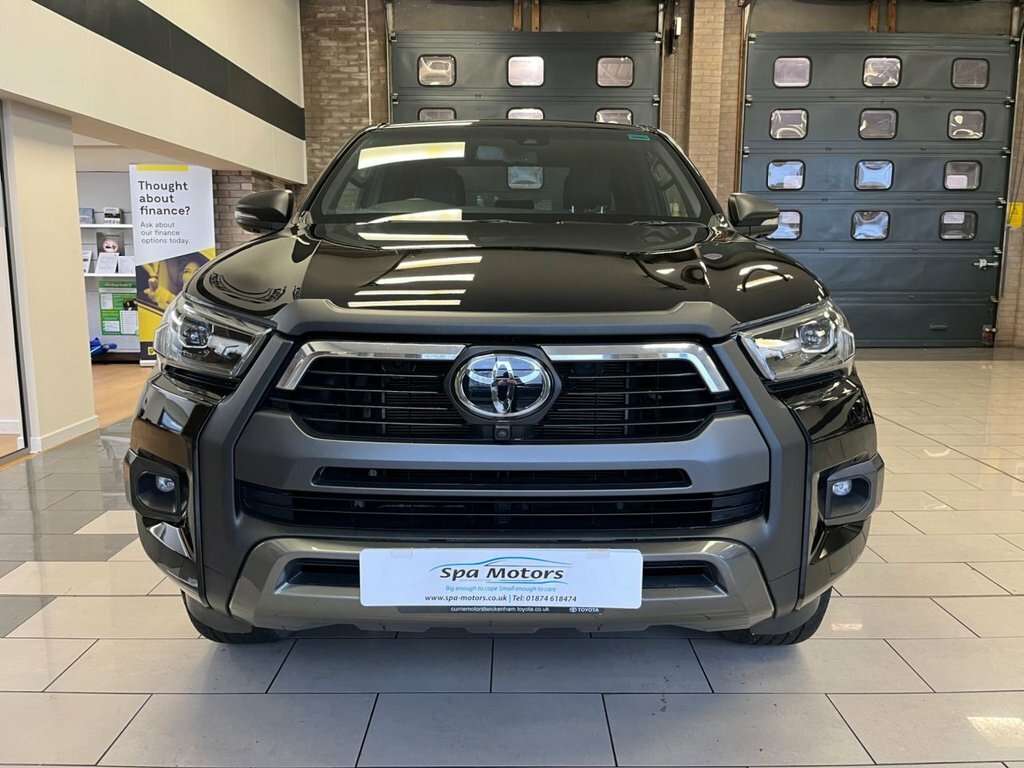 Toyota HILUX 2.8L Invincible X LL23FBX Black #2