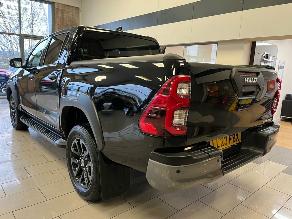 Toyota HILUX 2.8L Invincible X LL23FBX Black #5
