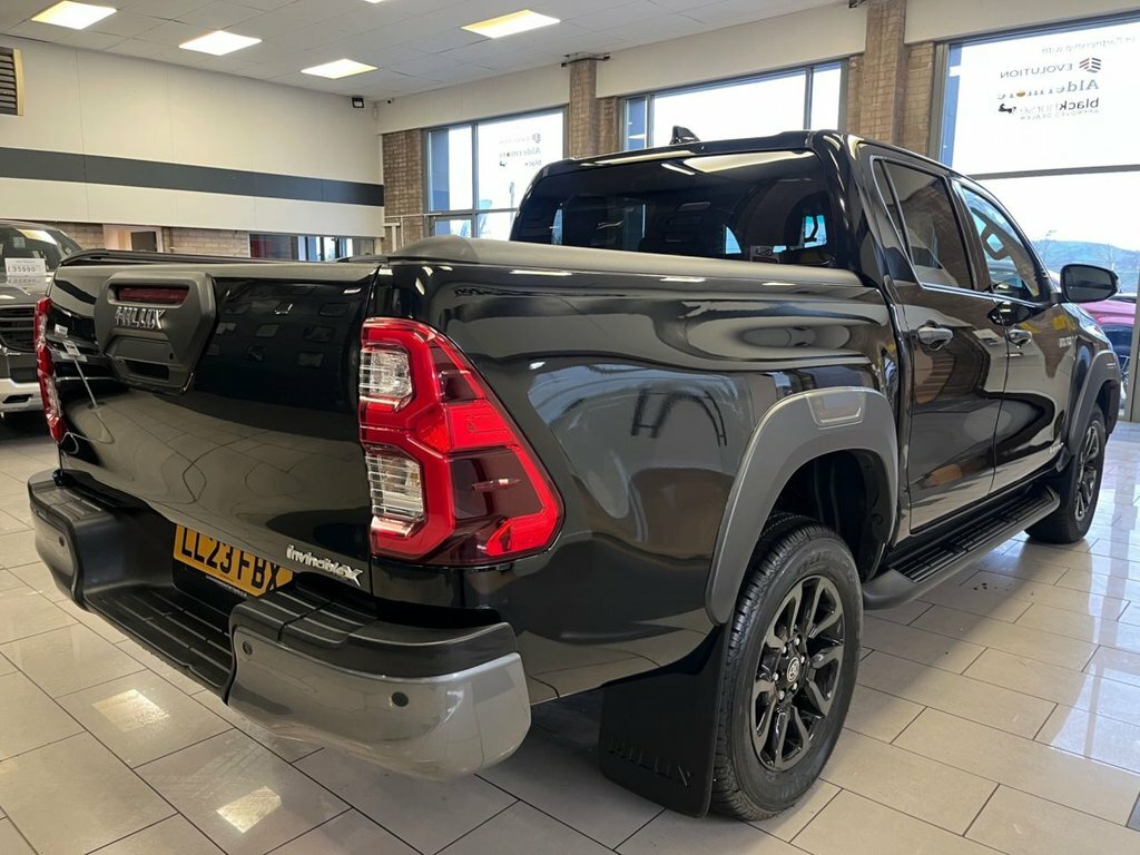 Toyota HILUX 2.8L Invincible X LL23FBX Black #6