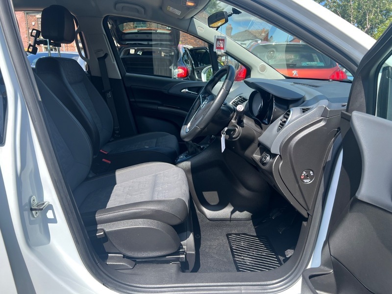 Vauxhall Meriva Tech Line DL14UAM White #2