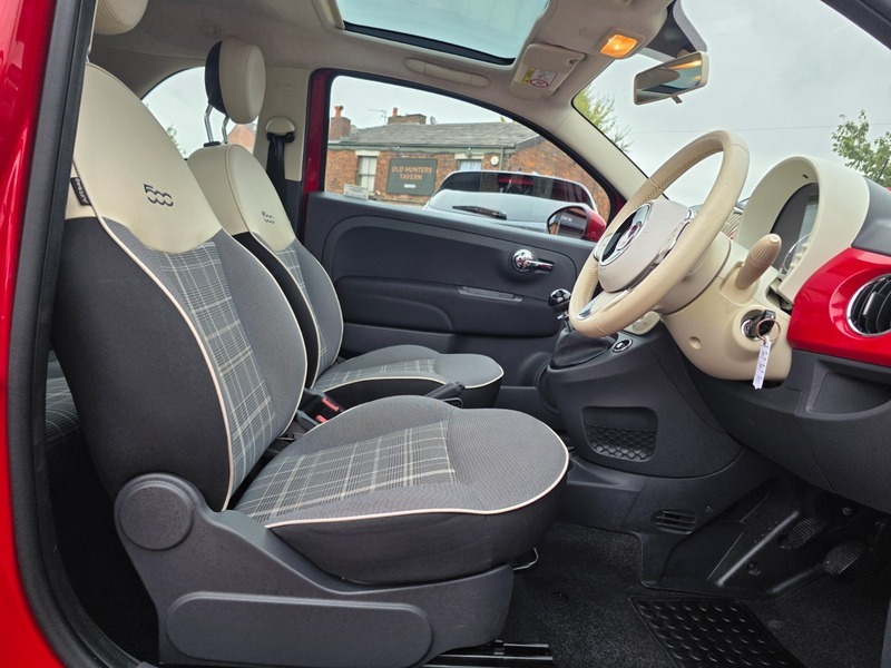Fiat 500 Lounge Red