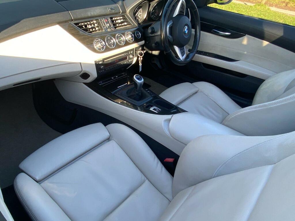 BMW Z4 3.0 Z4 Sdrive30i Roadster Black #2