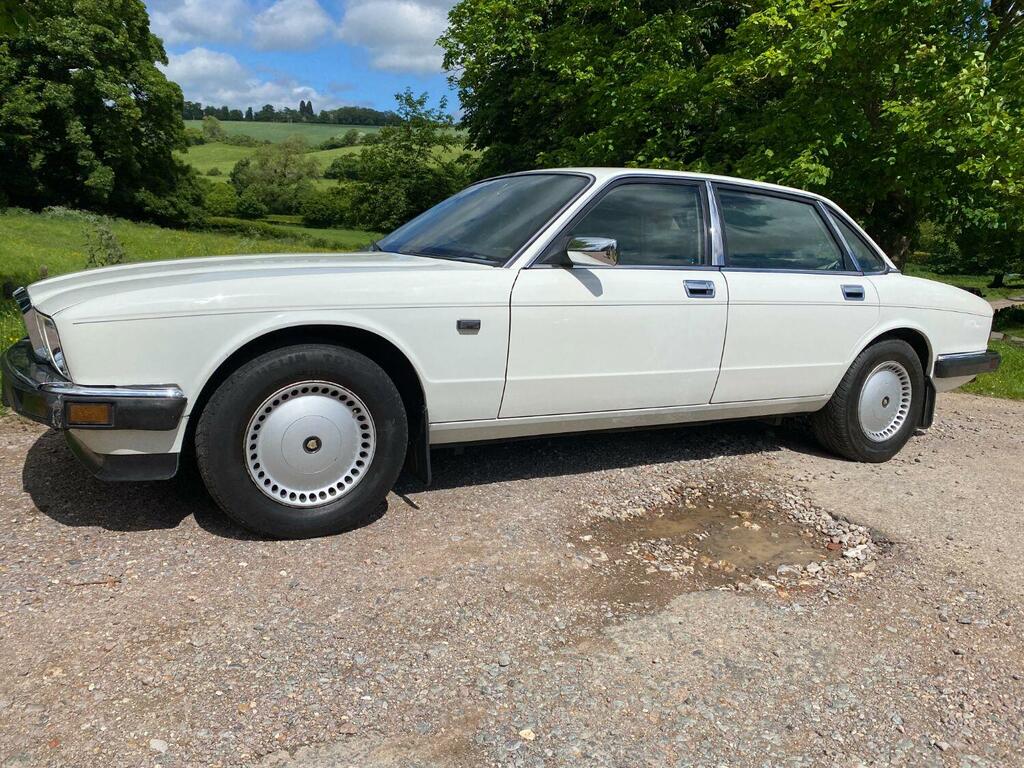Jaguar XJ 2.9 White