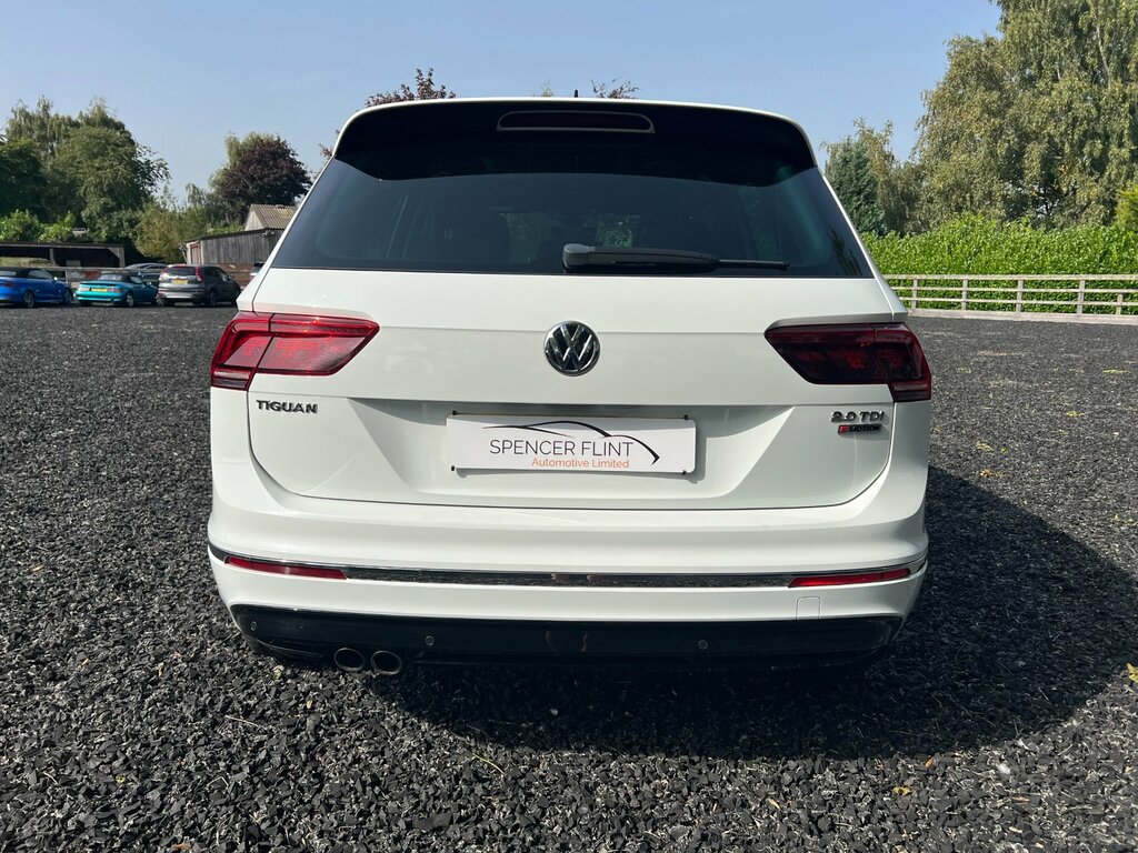 Volkswagen Tiguan R-line Tdi Bmt 4Motion 5-Door DE67VDA White #5