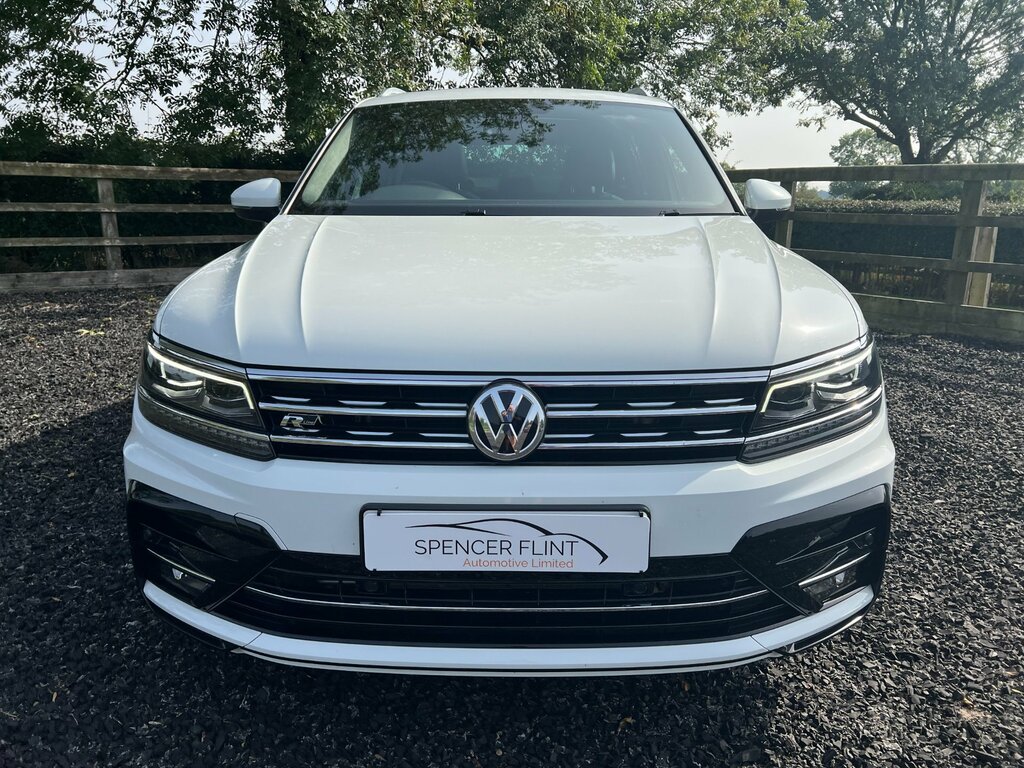 Volkswagen Tiguan R-line Tdi Bmt 4Motion 5-Door DE67VDA White #2
