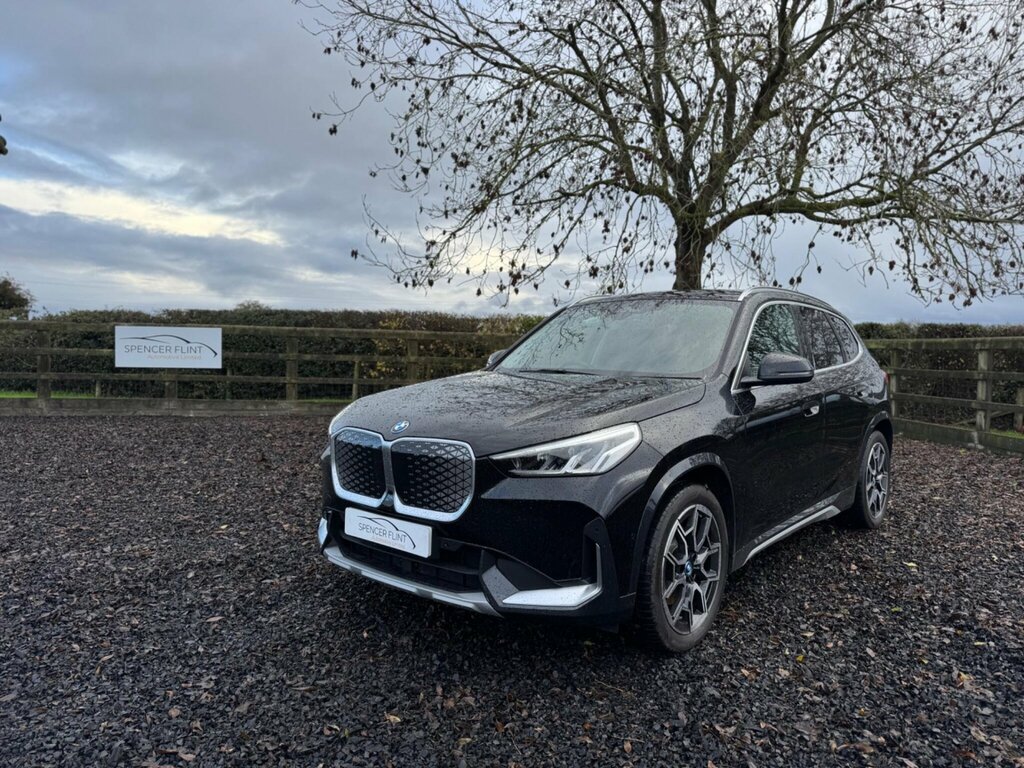 BMW iX 30 66.5Kwh Xline Xdrive 11Kw Charger Black
