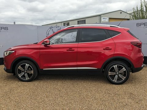 MG ZS Exclusive Red #4