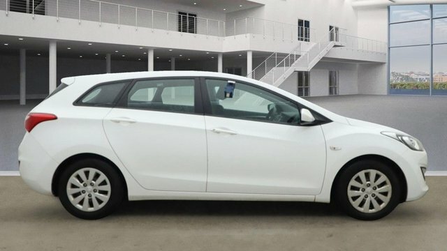 Hyundai I30 Crdi Blue Drive S EJ15XYW White #2