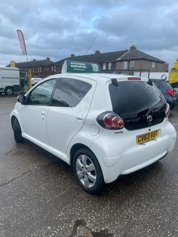 Toyota Aygo Vvt-i Move Hatchback CV63VOT White #4