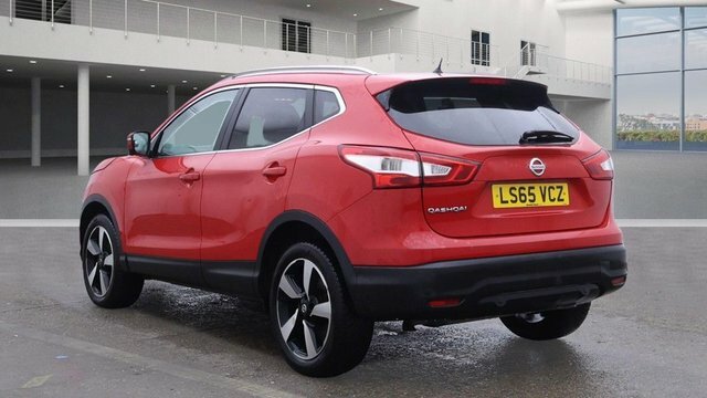 Nissan Qashqai Dig-t N-tec Suv LS65VCZ Red #4