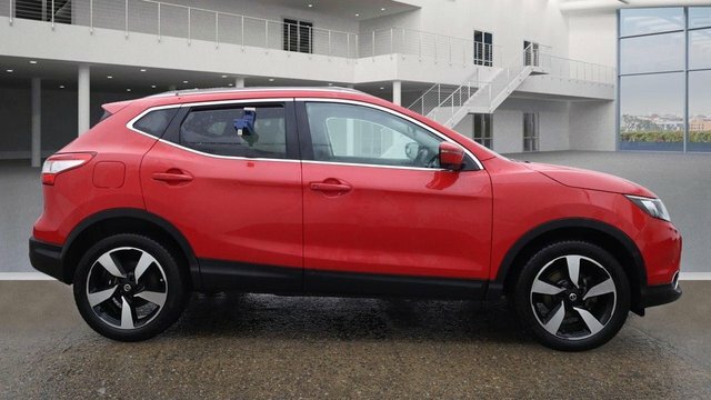 Nissan Qashqai Dig-t N-tec Suv LS65VCZ Red #2