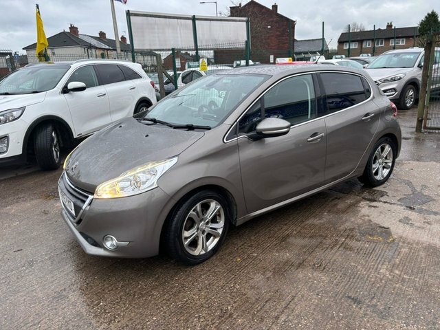Peugeot e-208 E-vti Puretech Active Black #7