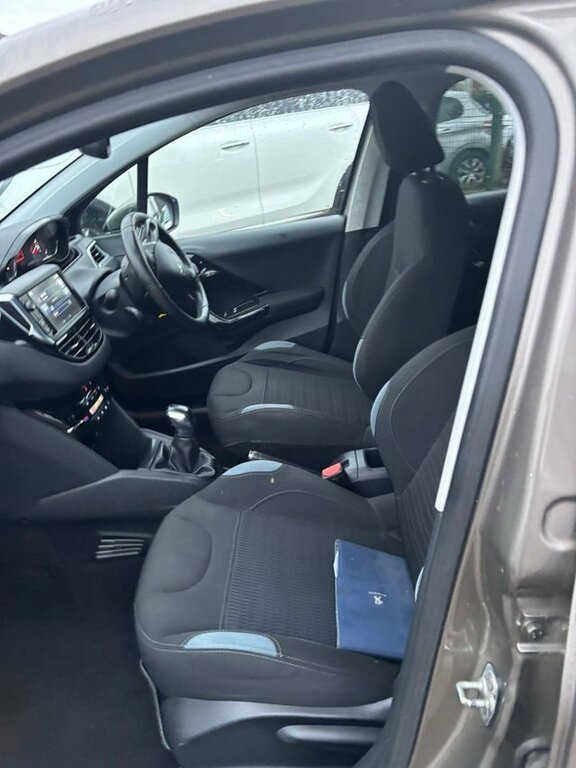 Peugeot e-208 E-vti Puretech Active Black #15