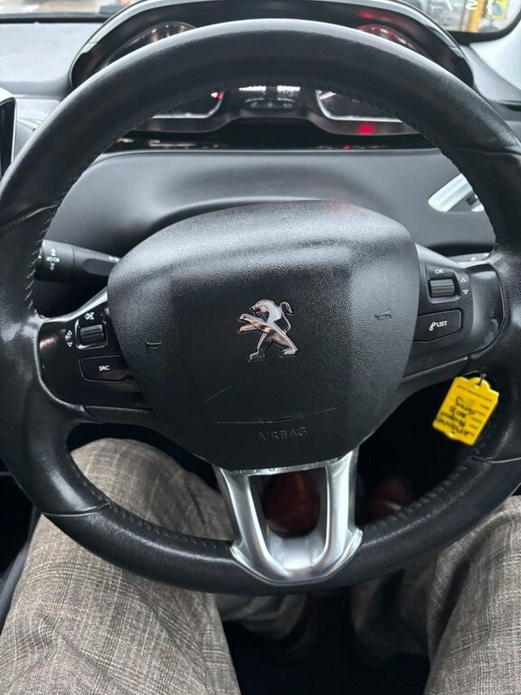Peugeot e-208 E-vti Puretech Active Black #20