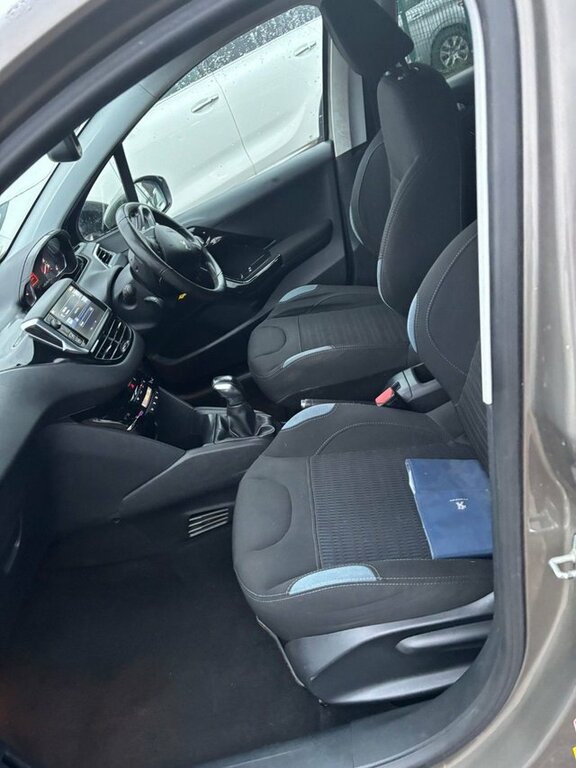 Peugeot e-208 E-vti Puretech Active Black #16