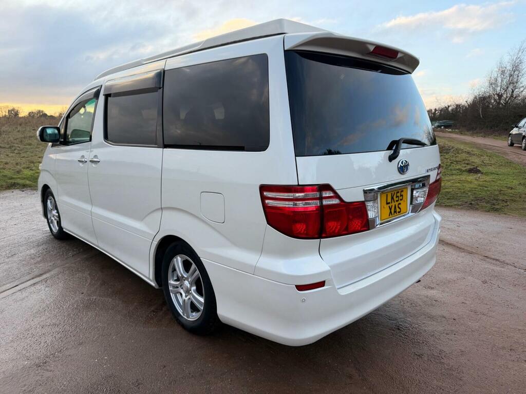 Toyota Alphard Mpv 200555 White #2