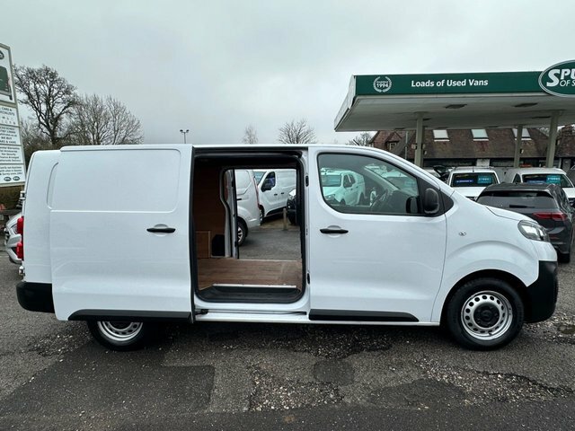 Vauxhall Vivaro Turbo D 2900 Dynamic SXZ1409 White #4