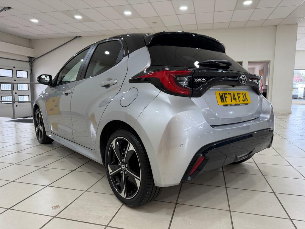 Toyota Yaris 1.5 Vvt-h Premiere Edition Hatchback Hy WF74FJX Silver #4