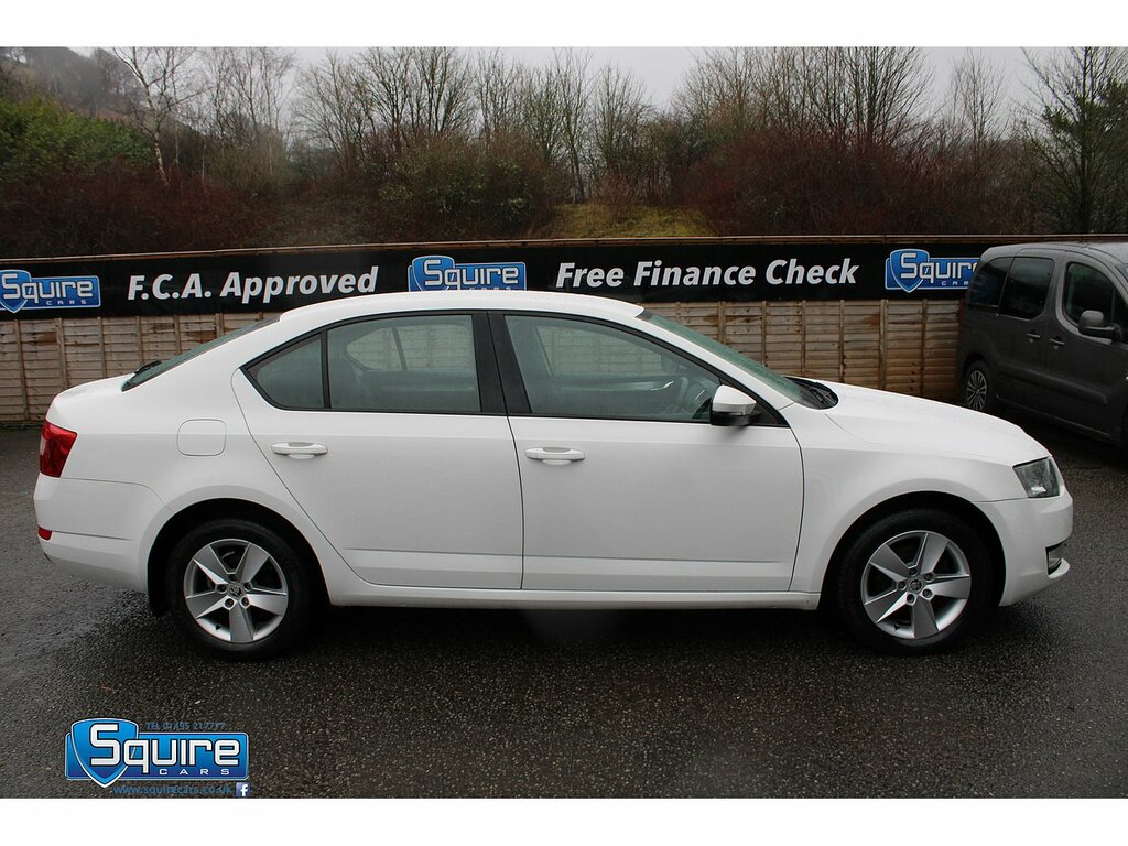 Skoda Octavia Tdi Se U1339 White #4