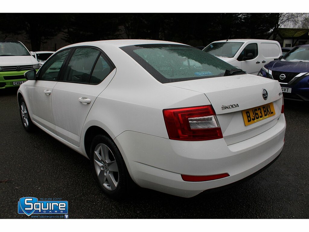 Skoda Octavia Tdi Se U1339 White #3