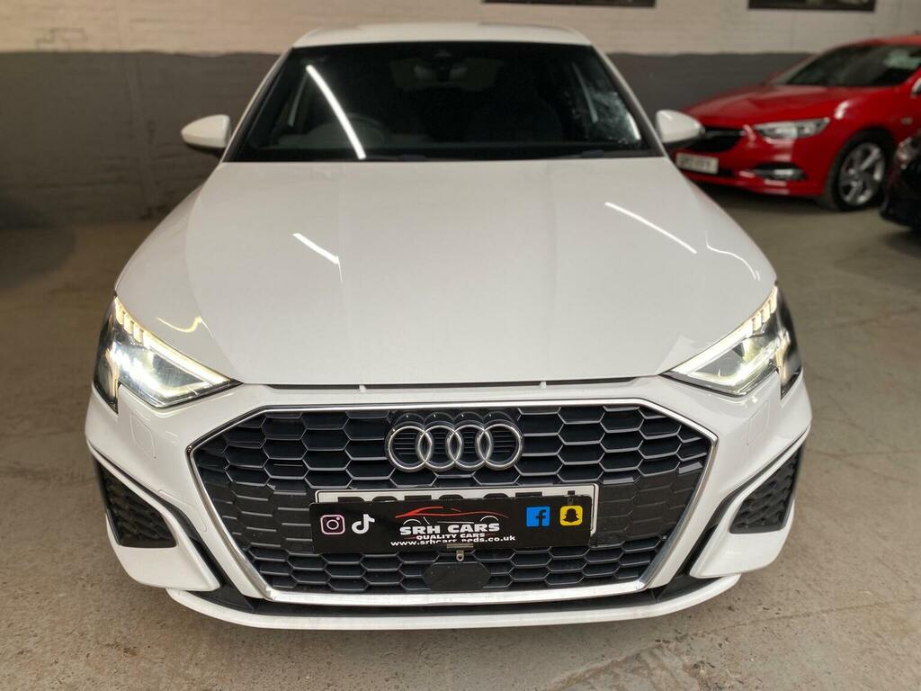 Audi A3 Hatchback 1.5 Tfsi 35 S Line Sportback S Tronic Eu DG70CFJ White #4