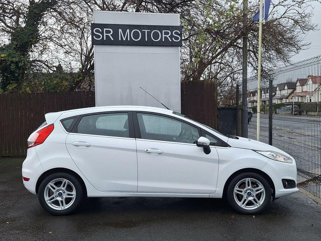 Ford Fiesta Hatchback 1.6 Zetec Powershift Euro 5 201363 White #6