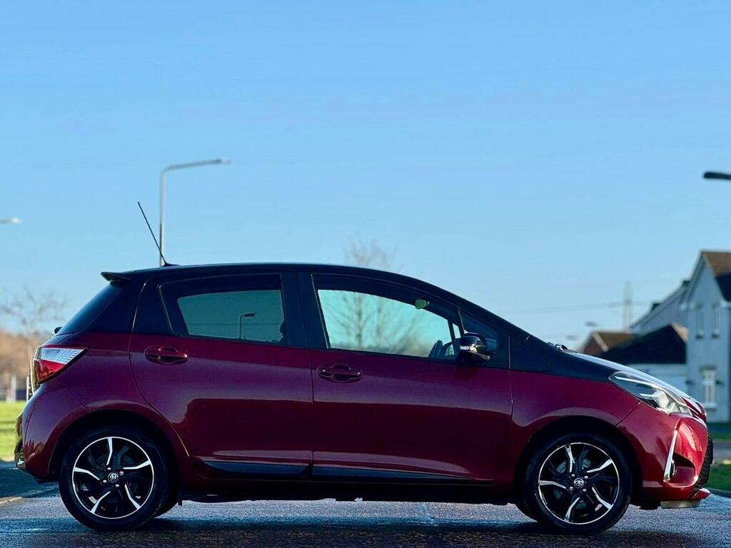 Toyota Yaris Hatchback 1.5 Vvt-i Blue Bi-tone Euro 6 2017 SD67BUO Red #4